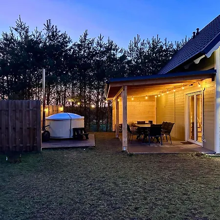 Holiday home Oliwkowy Balia Z Jacuzzi Kaszuby