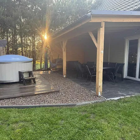 Dom wakacyjny Oliwkowy Balia Z Jacuzzi Kaszuby *