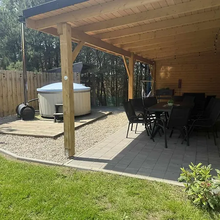 Сasa de vacaciones Kaszuby Oliwkowy Na Kaszubach Balia Z Jacuzzi Jeziora Lasy *