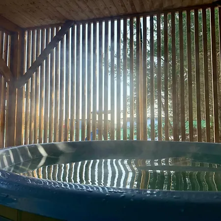 Kaszuby Oliwkowy Na Kaszubach Balia Z Jacuzzi Jeziora Lasy Hébergement de vacances Niesiolowice
