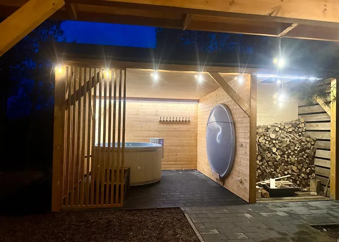 Prázdninový dům Kaszuby Oliwkowy Na Kaszubach Balia Z Jacuzzi Jeziora Lasy Niesiolowice